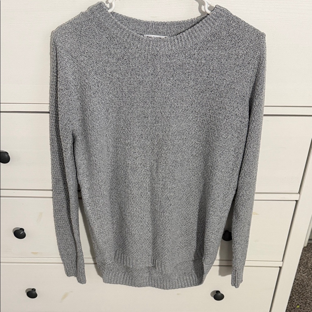 Pink Clover Women's Gray Crew Neck Sweater